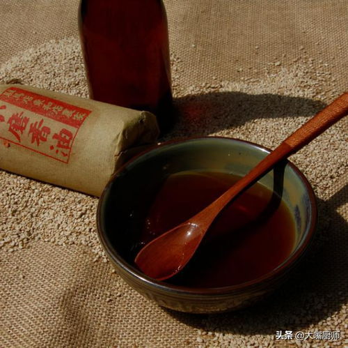 芝麻香油與小磨香油有啥區(qū)別？聽(tīng)老油工怎么說(shuō)，牢記1點(diǎn)優(yōu)質(zhì)好吃